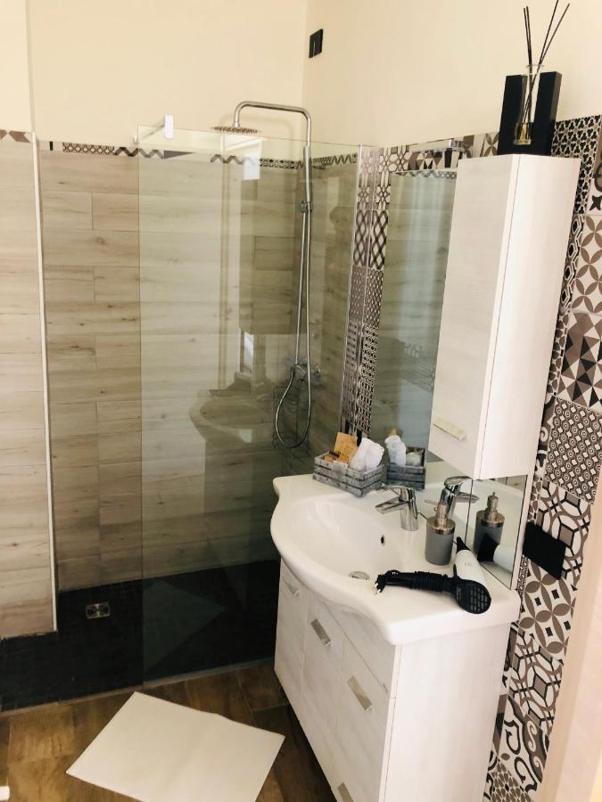 B&B Tenuta Legnate Sesto Calende Kültér fotó