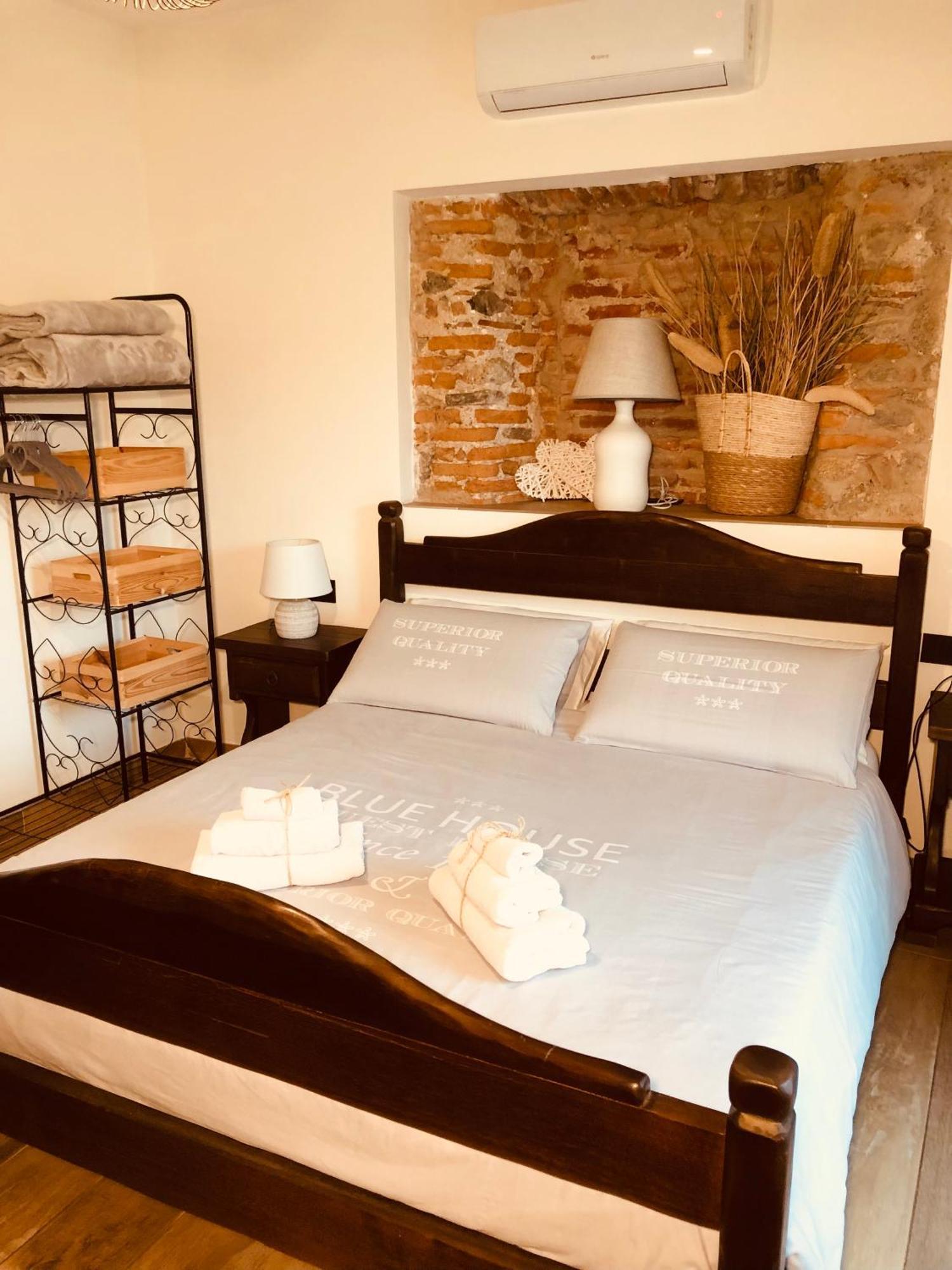 B&B Tenuta Legnate Sesto Calende Kültér fotó