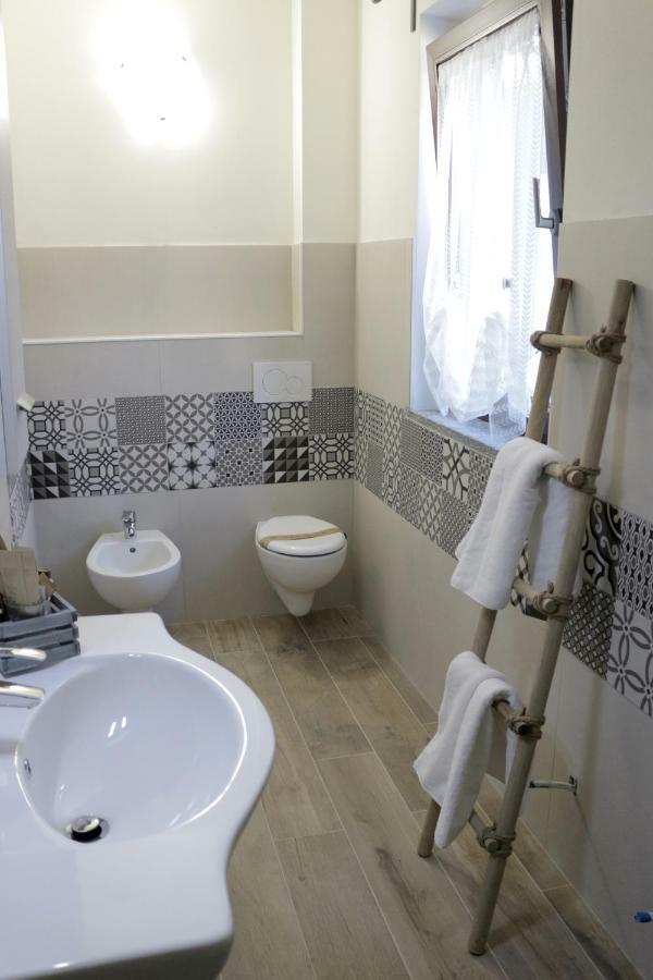 B&B Tenuta Legnate Sesto Calende Kültér fotó
