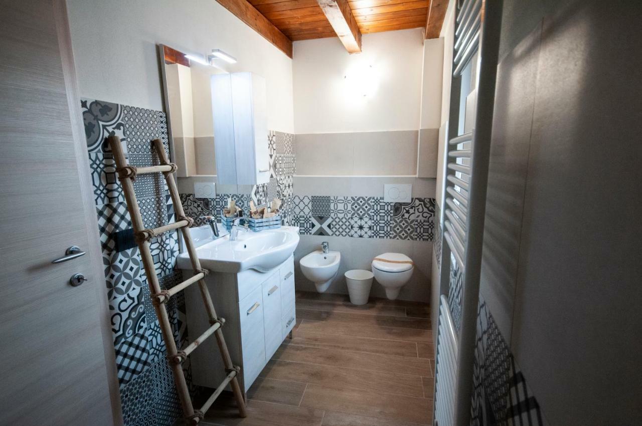 B&B Tenuta Legnate Sesto Calende Kültér fotó